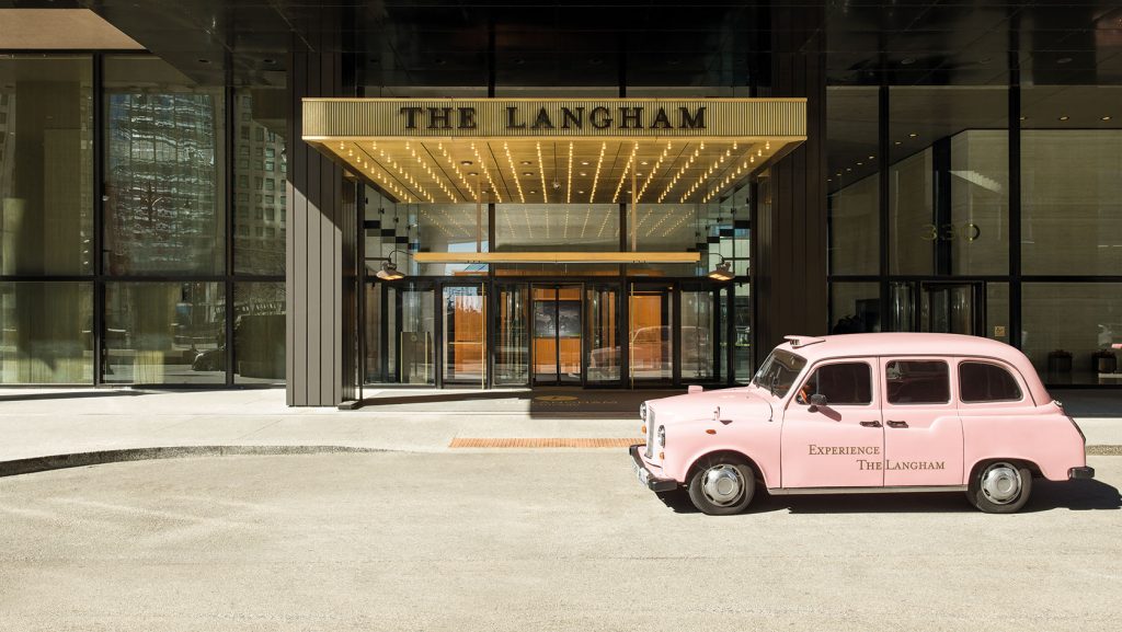 tlchi-exterior-cochere-pinktaxi-1680-945