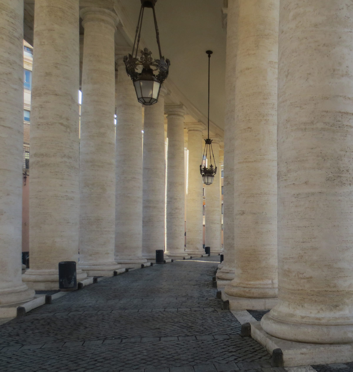 Columnata de San Pedro – Bernini – WikiArquitectura_23