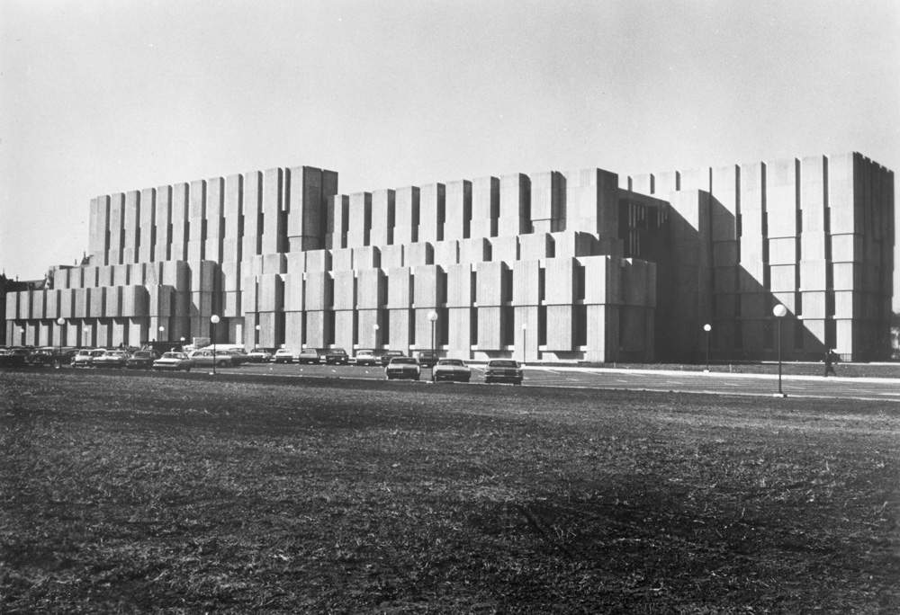 Regenstein arch 1