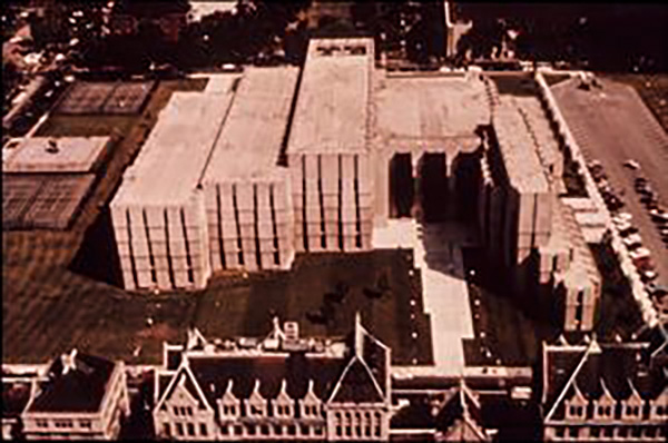 Regenstein arch 6